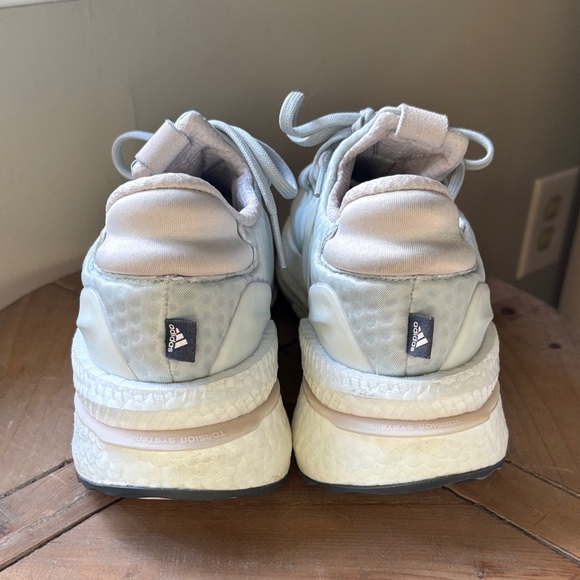 Adidas Boost women’s size 11 Cream, light pink and Gray sneakers - Picture 5 of 7